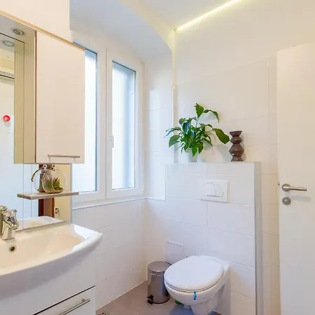 Summer Stone Pleasure Apartman Split