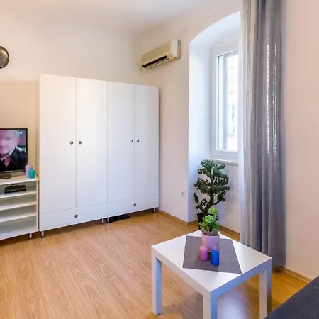 Summer Stone Pleasure Lägenhet