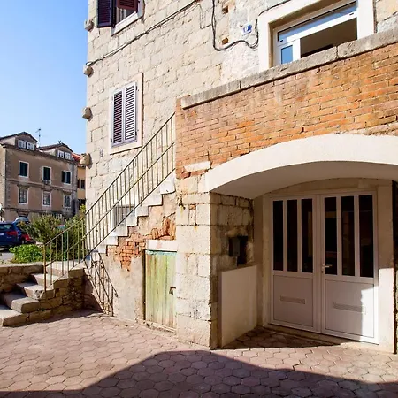 Summer Stone Pleasure Apartman Split