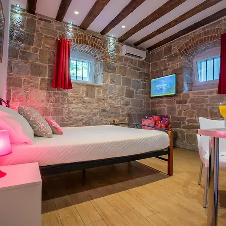 Summer Stone Pleasure * Split